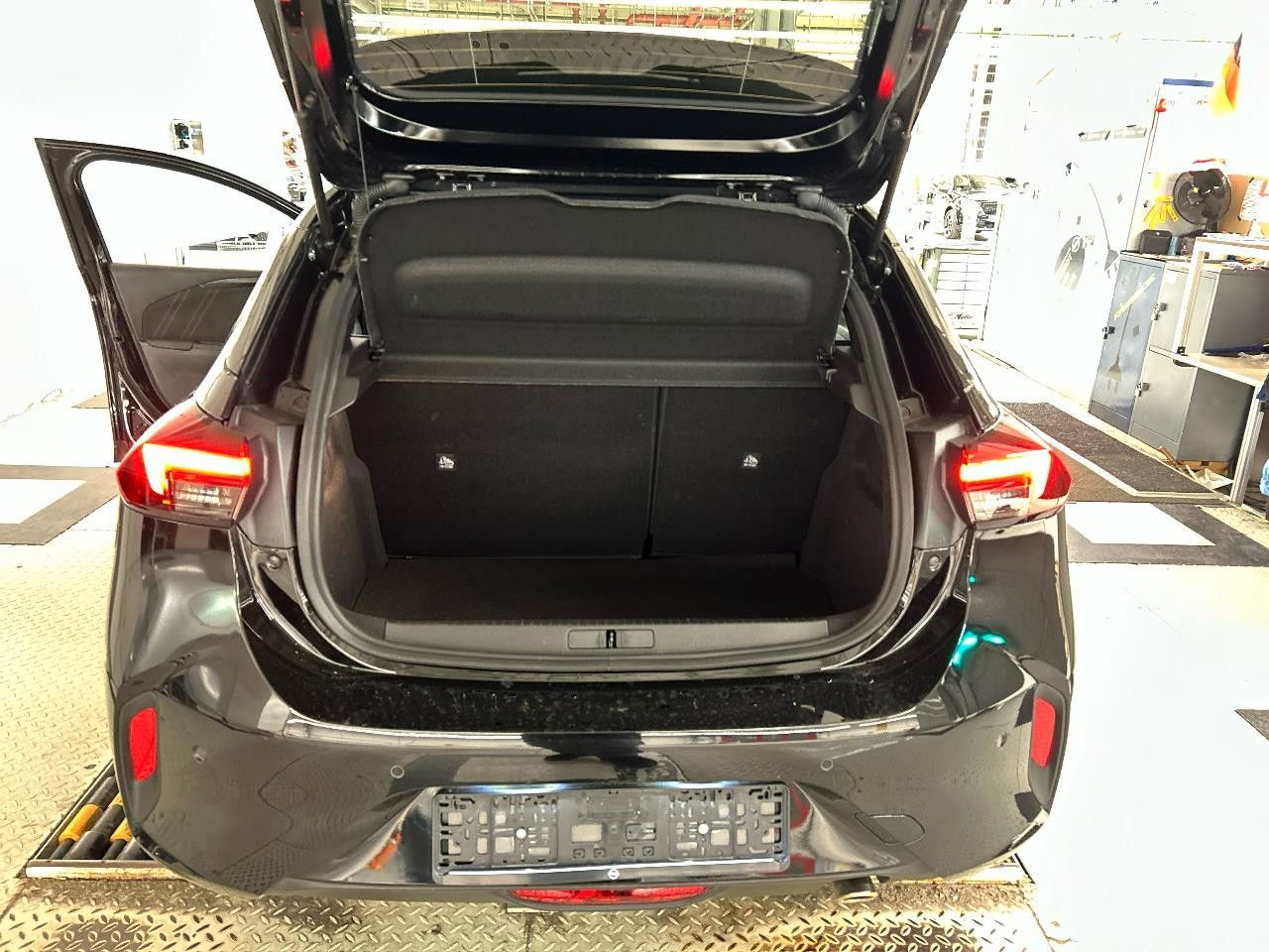 Fahrzeugabbildung Opel Corsa F Ultimate/Matrix/Kamera/Allwetter!