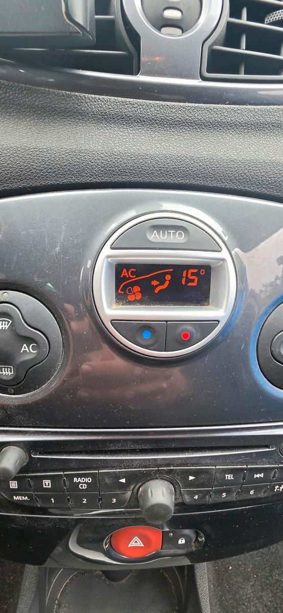 Renault Clio 2010 — photo 15