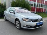 Volkswagen Passat Lim. Comfortline BlueMotion Automatik - gebrauchte VW Passat aus dem Jahr 2013