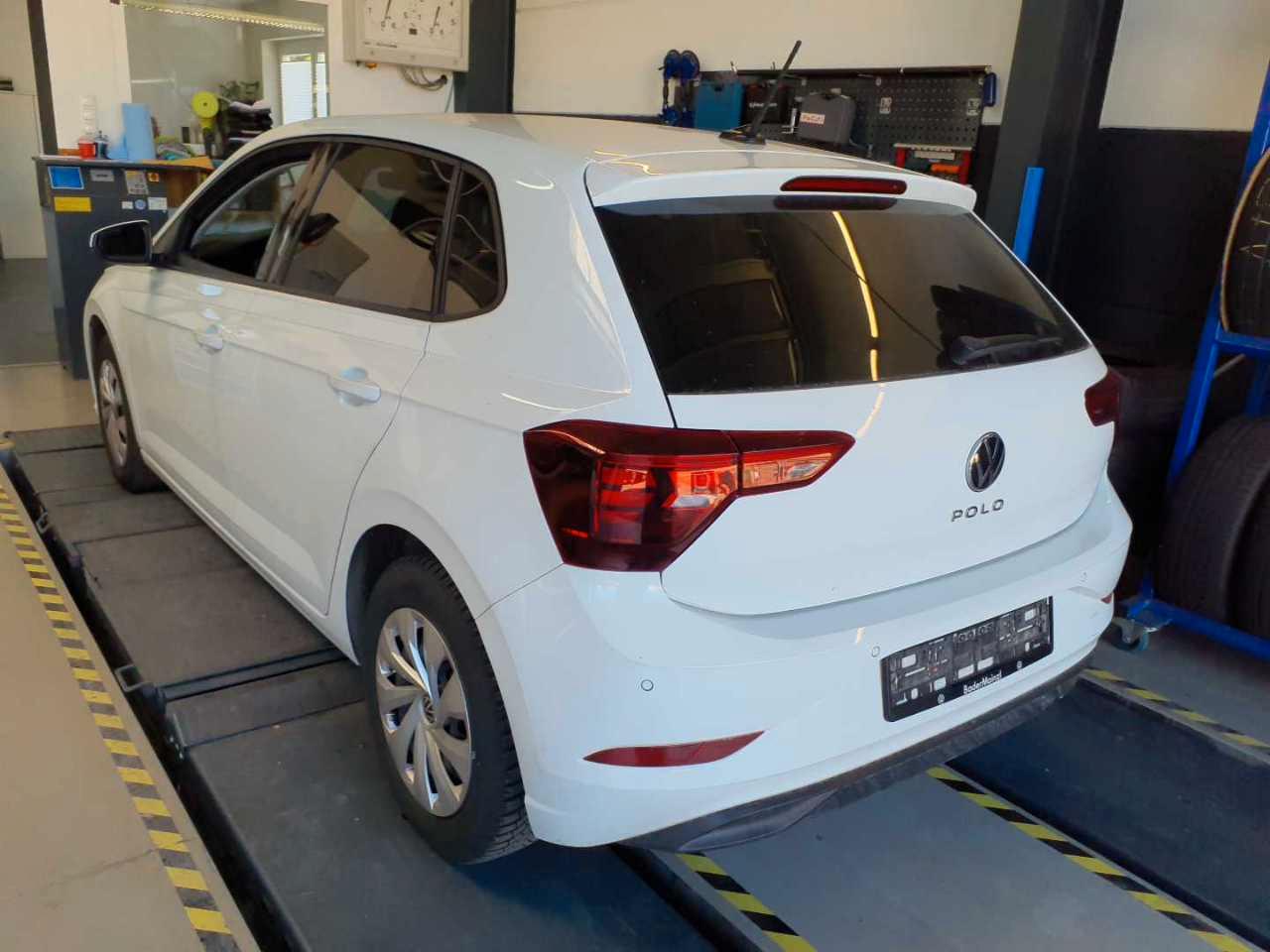 Volkswagen Polo VI 1.0 TSI Navi LED Carplay SHZ