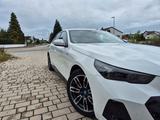 BMW 530e M-PaketPro/Glow/HUD/360/H&K/DrAs+ - BMW 530 aus 2025
