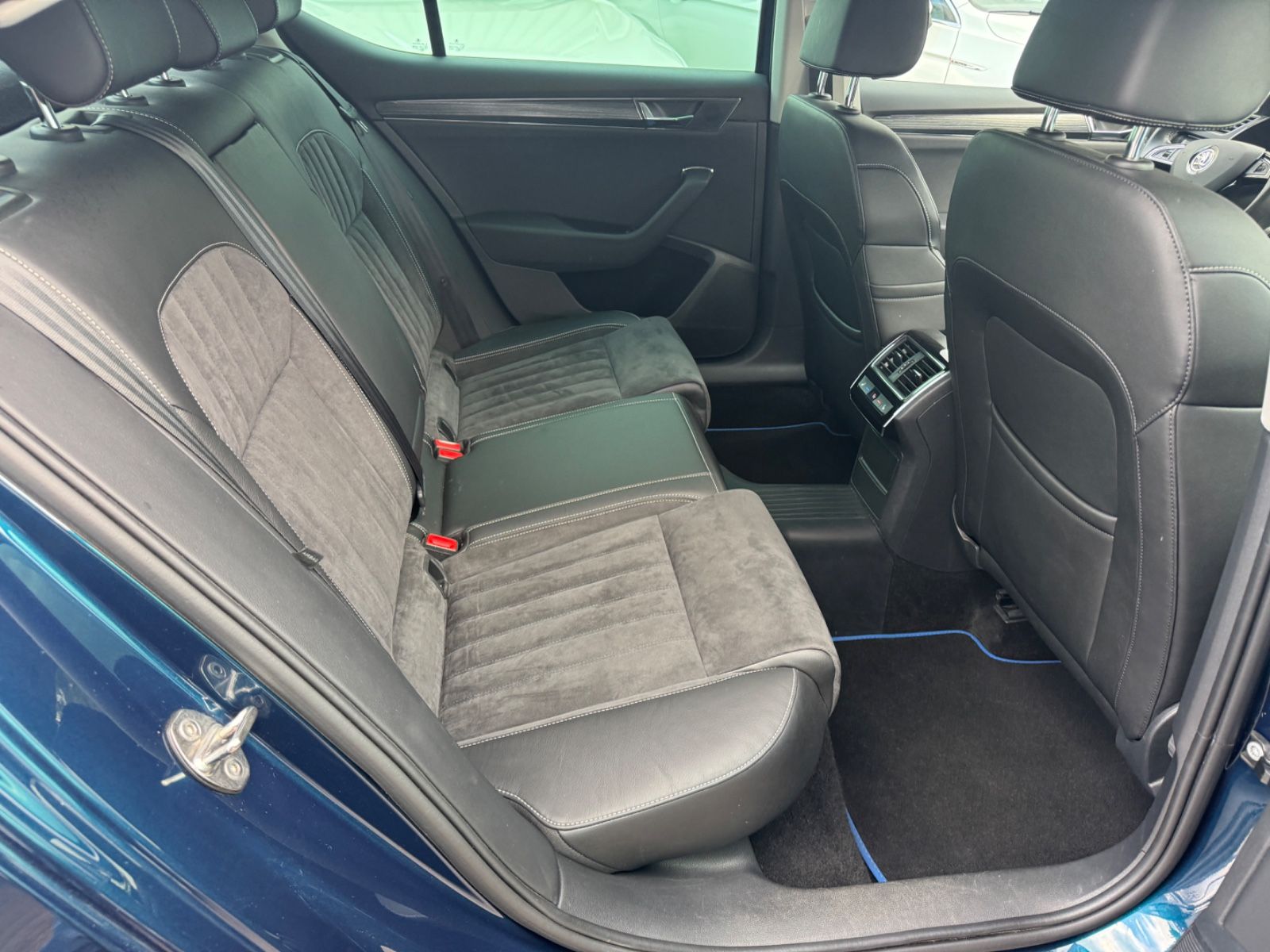 Fahrzeugabbildung SKODA Superb Lim. Style iV Leder+LED+ACC+Kamera