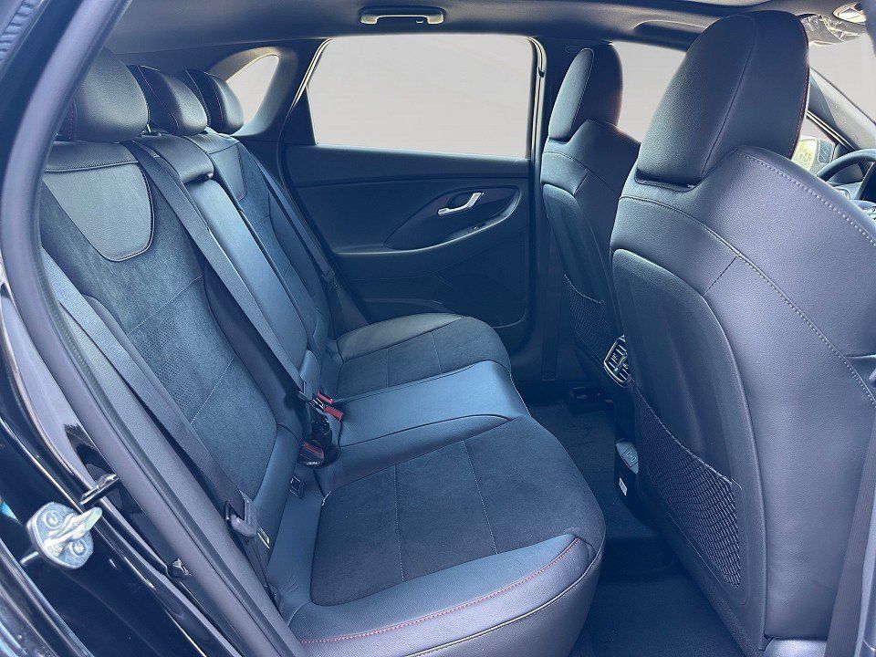 Fahrzeugabbildung Hyundai i30 1.5T 140PS N LINE Sitz-Paket Panoramadach