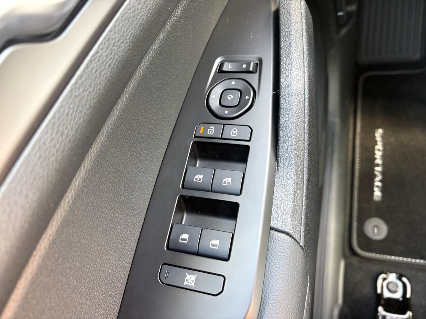 Fahrzeugabbildung Kia Sportage Vision Kamera LED elek Sitz Abstandstem