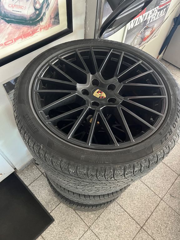 PORSCHE Cayenne Turbo Coupe Leichtbau Sport-Paket PD1 PORSCHE Cayenne Turbo Coupe Leichtbau Sport-Paket PD1