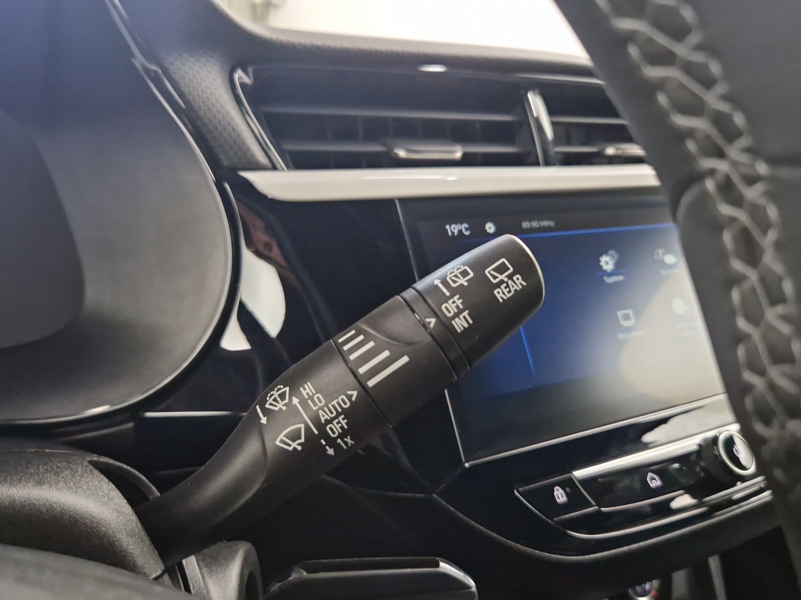 OPEL Corsa  1.2 Turbo HEV GS LED CarPlay – Bild 30
