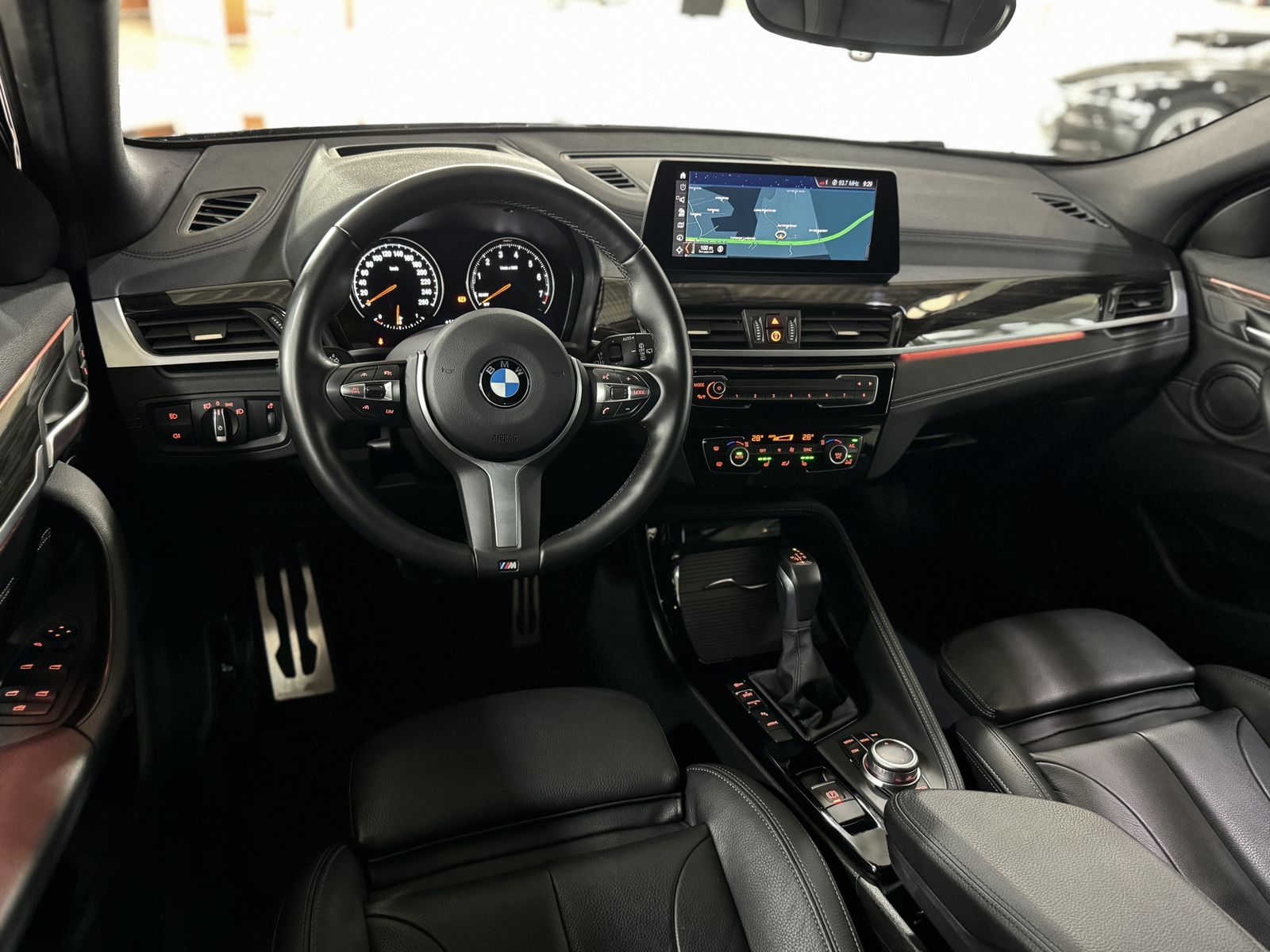 Fahrzeugabbildung BMW X2 xD25e M Sport Kamera HUD DAB Navi+ Alarm19"