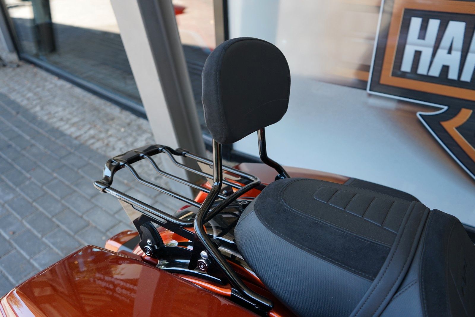Fahrzeugabbildung Harley-Davidson Street Glide CVO FLHXSE Jekill & Hyde