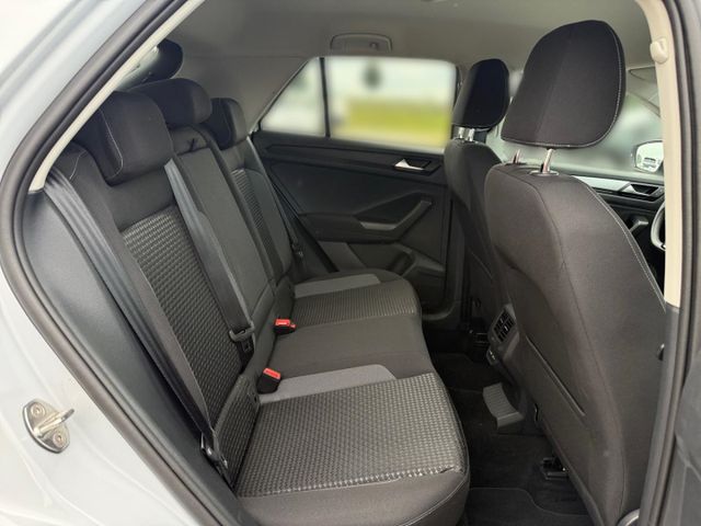T-Roc Acitve 1.0 TSI Apple CarPlay Rear View