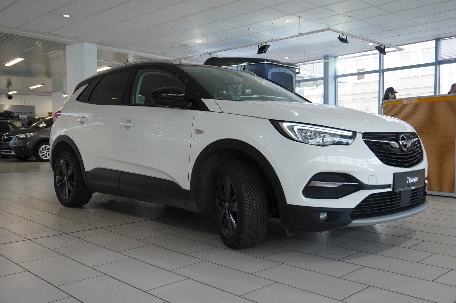 Fahrzeugabbildung Opel Grandland (X) 1.5D DESIGN  NAVI/LED/AHK/SHZ/ALU
