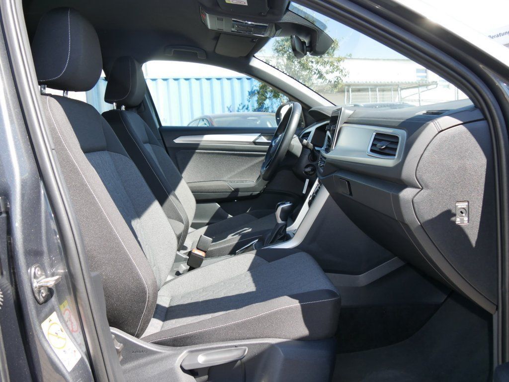 Volkswagen T-Roc 1.5 TSI DSG Move AHK IQ.Light ACC DigCockp foto 4