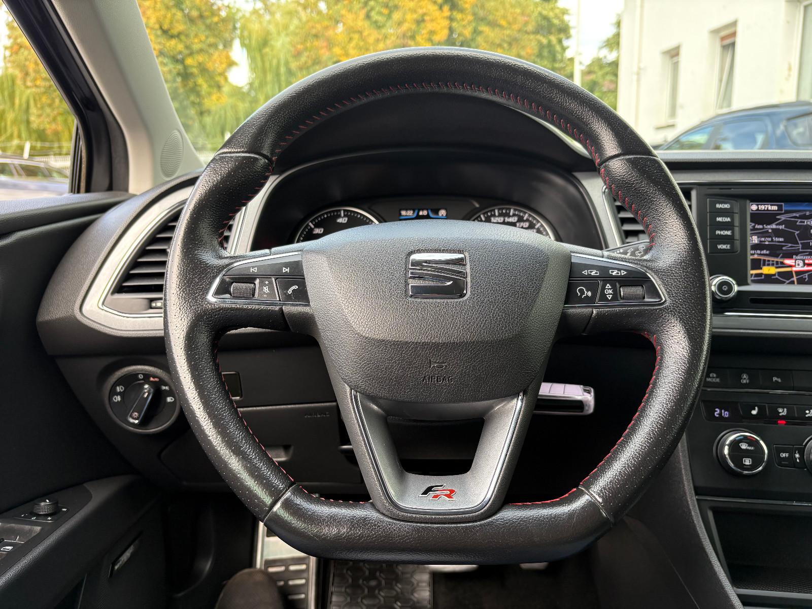 Seat Leon 2015 — photo 25