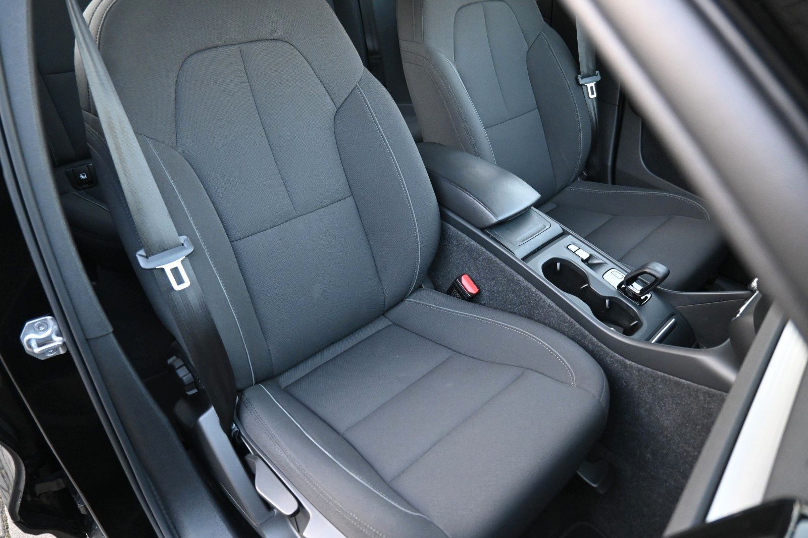 Fahrzeugabbildung Volvo XC40 T3 Benzin Momentum*RFK*FSHZG*