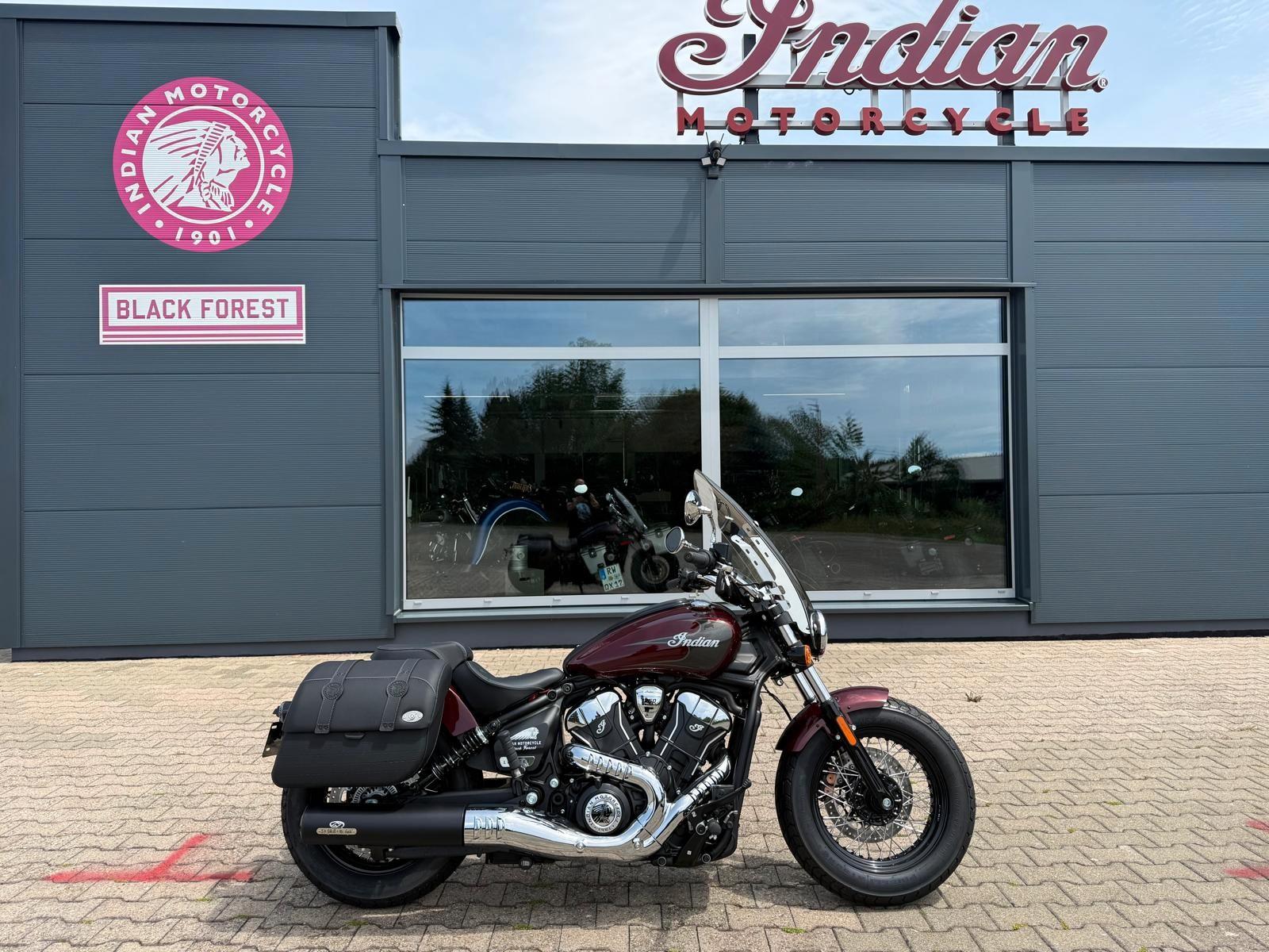 Indian 2025 Super Scout Maroon Metallic *Jekill & Hyde*