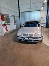 Volkswagen VW Bora V5 - Volkswagen Bora mit Benzin-Antrieb: Limousine, V5