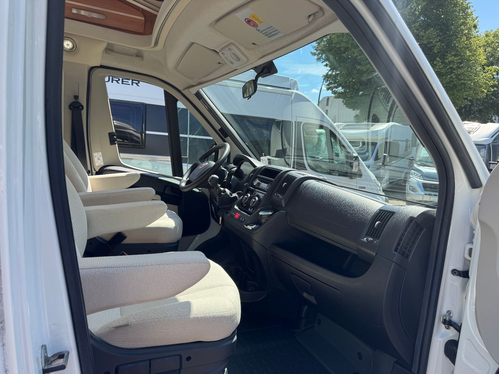 Fahrzeugabbildung HYMER / ERIBA / HYMERCAR EXSIS-T 474 EB FIAT DUCATO 1.HAND SAT TV MARKISE