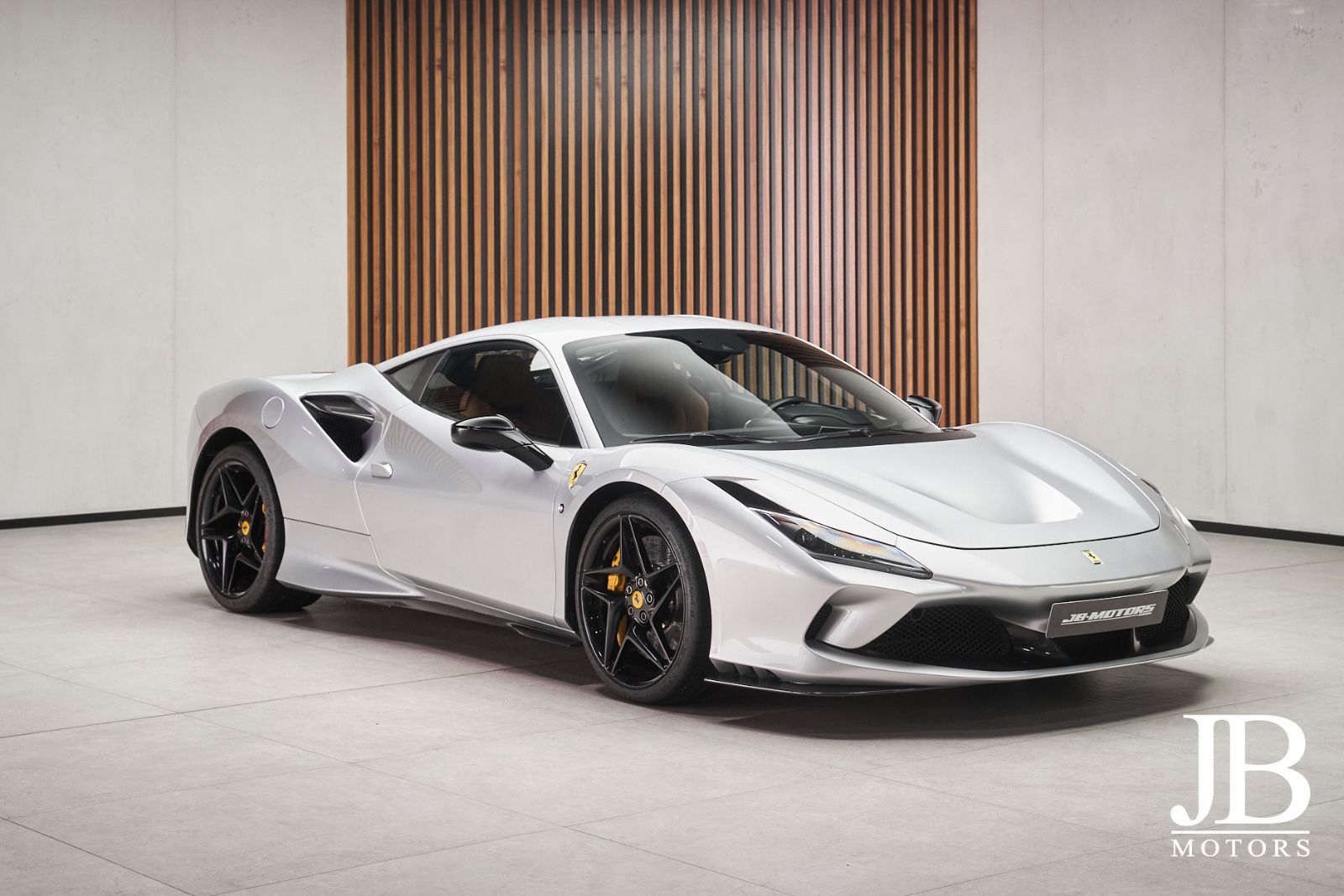 Fahrzeugabbildung Ferrari F8 Tributo Carbon Lift Racing Seat CarPlay