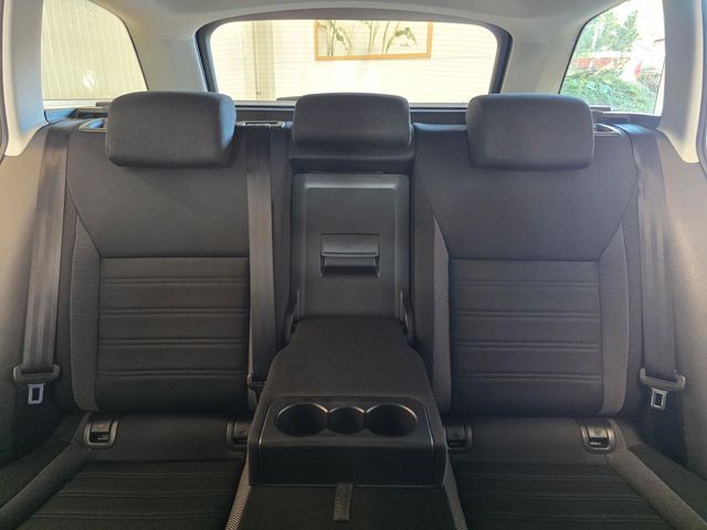 SKODA Octavia — Foto 26