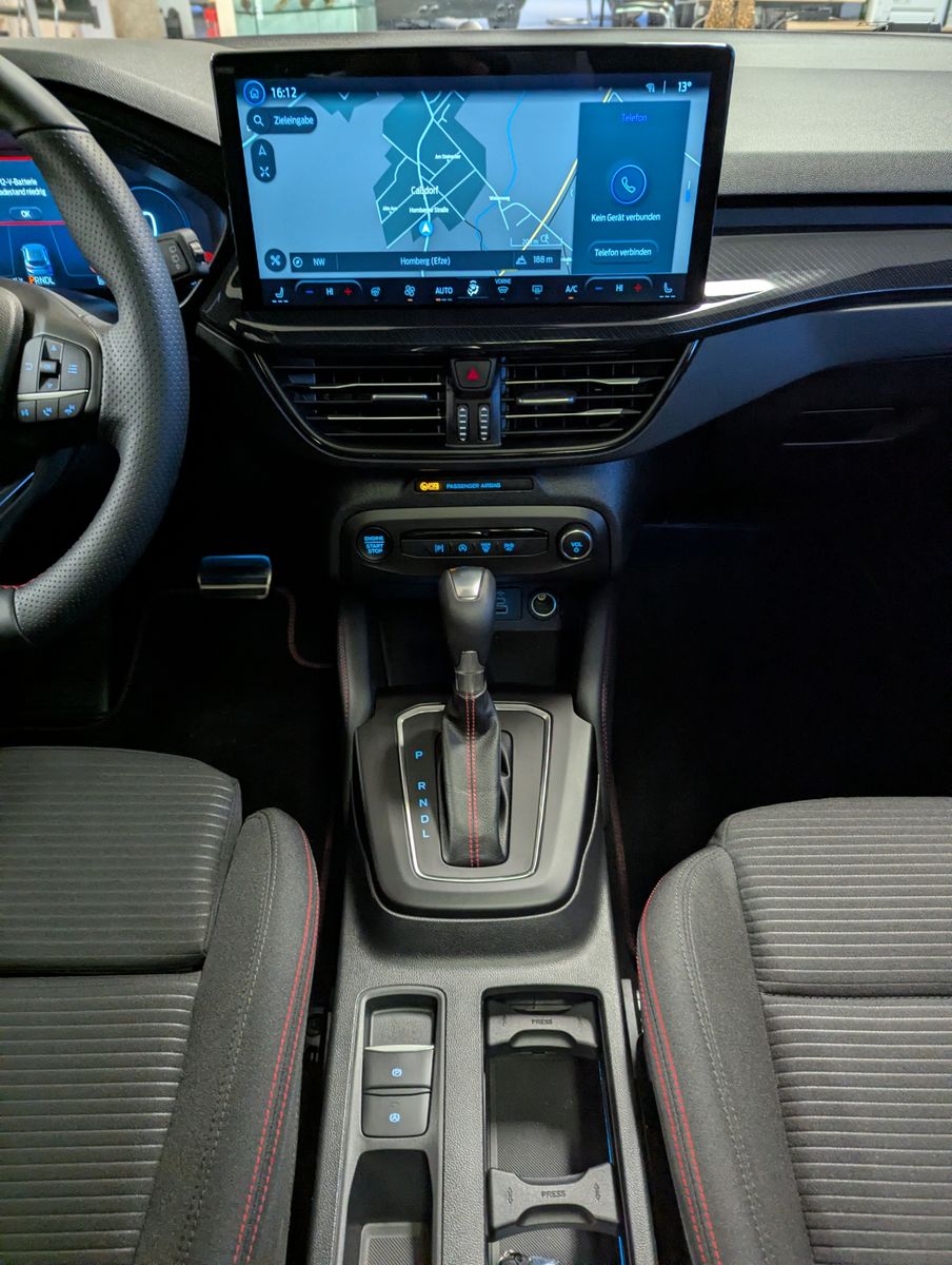 FORD Focus 1.0 ST-Line X EB Matrix Cam B&O Pano ACC - Image 20