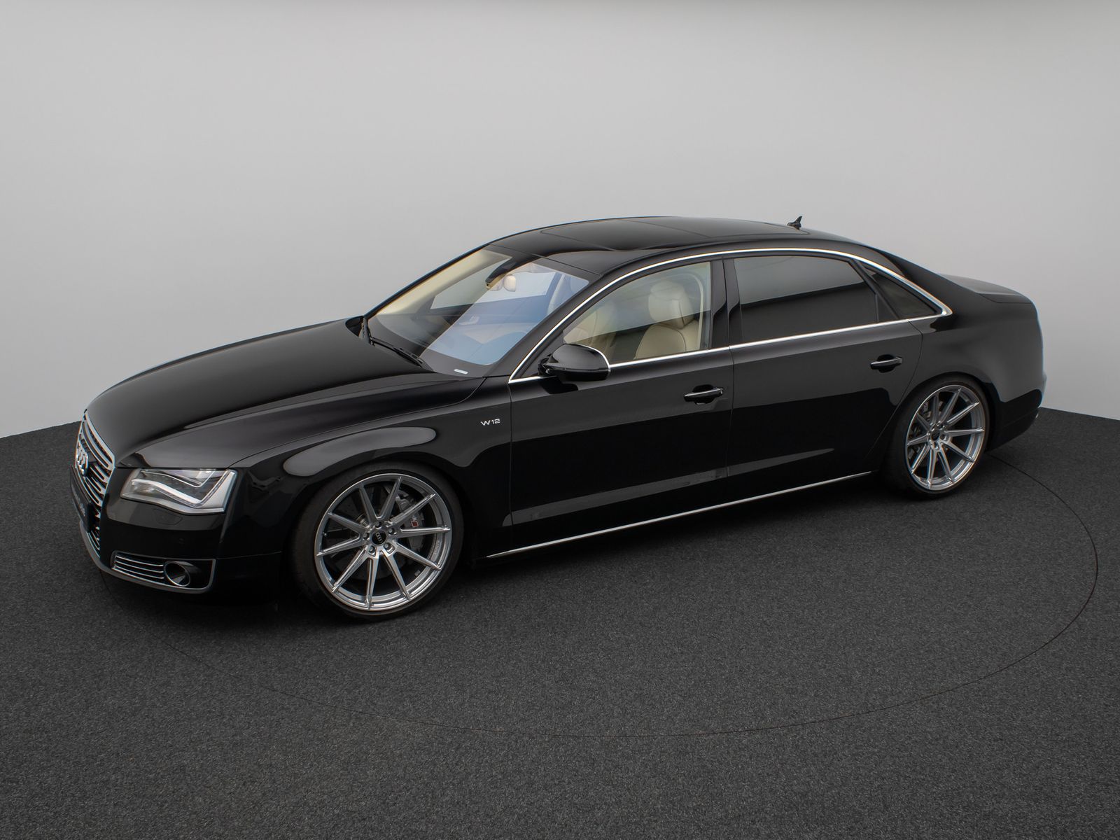 Fahrzeugabbildung Audi A8 W12 Lang Chauffeur GSD B&O Keramik TV Voll