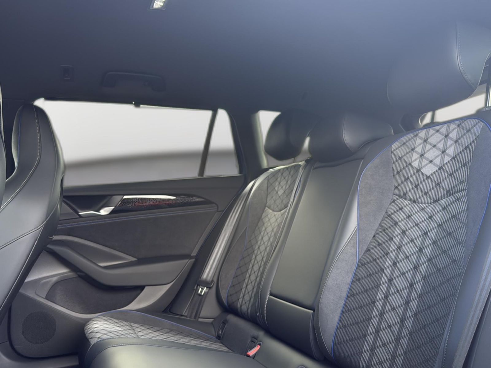 Volkswagen Passat Variant - Bild 9