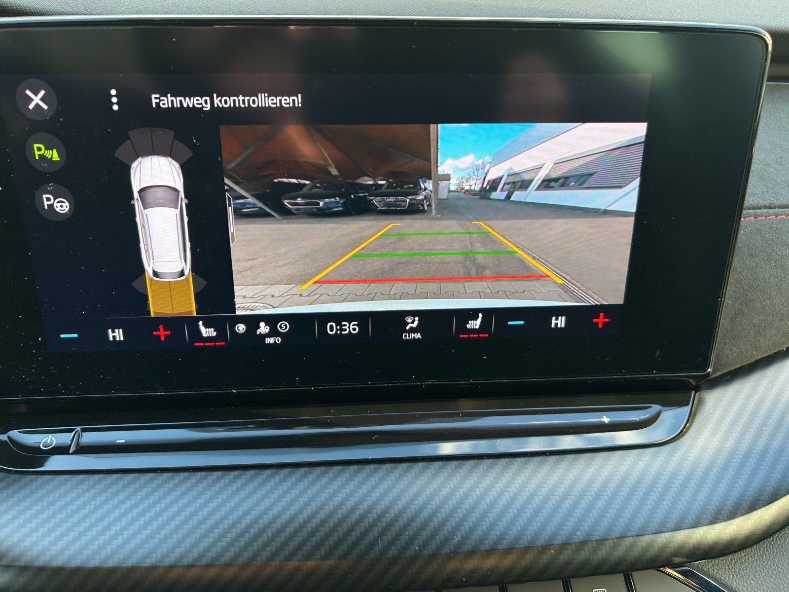 Fahrzeugabbildung SKODA Octavia Combi 2.0 TDI RS+/KAMERA/HUD/ACC/VIRTUAL