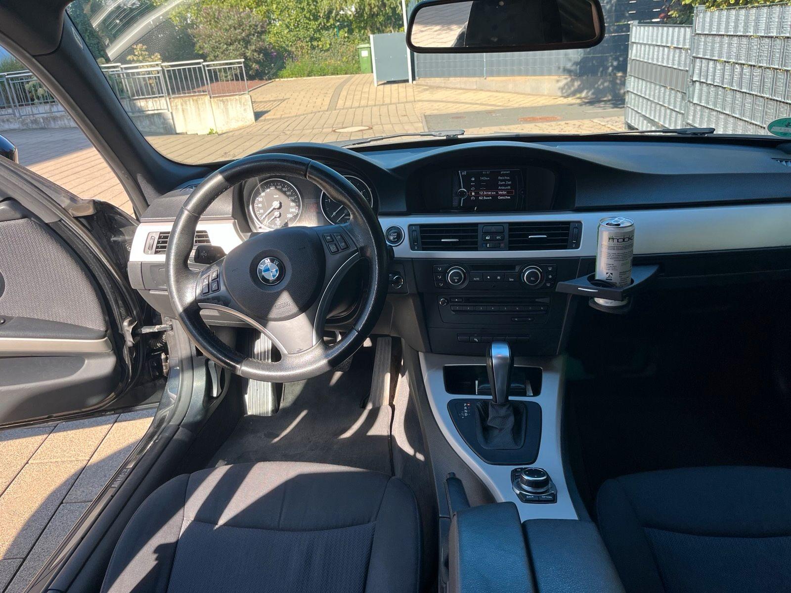 BMW 325 2010 — photo 12
