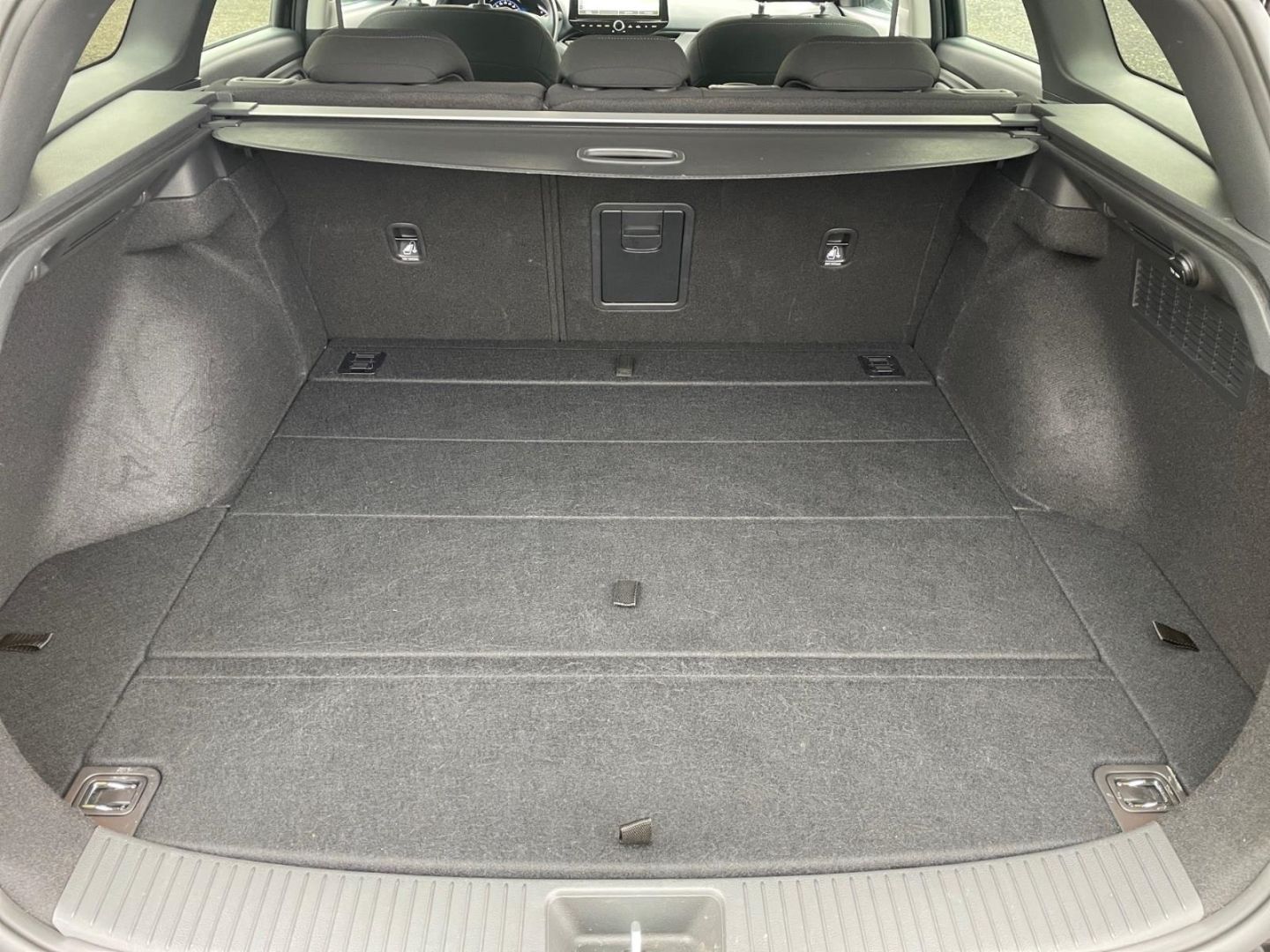 Fahrzeugabbildung Hyundai i30 1.6 CRDi Kombi Intro Edition Navigation Rück