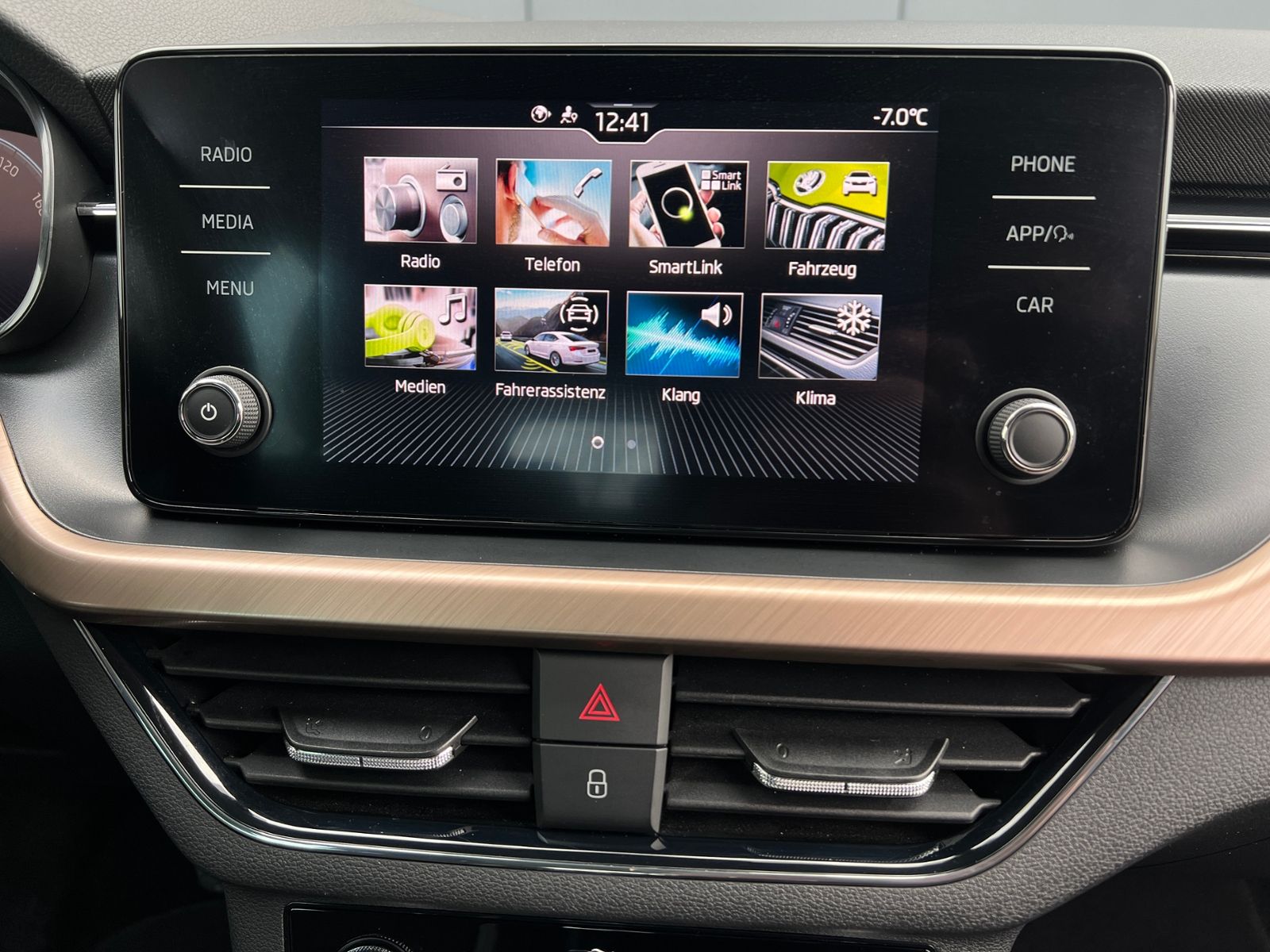 Fahrzeugabbildung SKODA Kamiq Style 1.5 TSI DSG *AHK, LED, Virtual Cockp