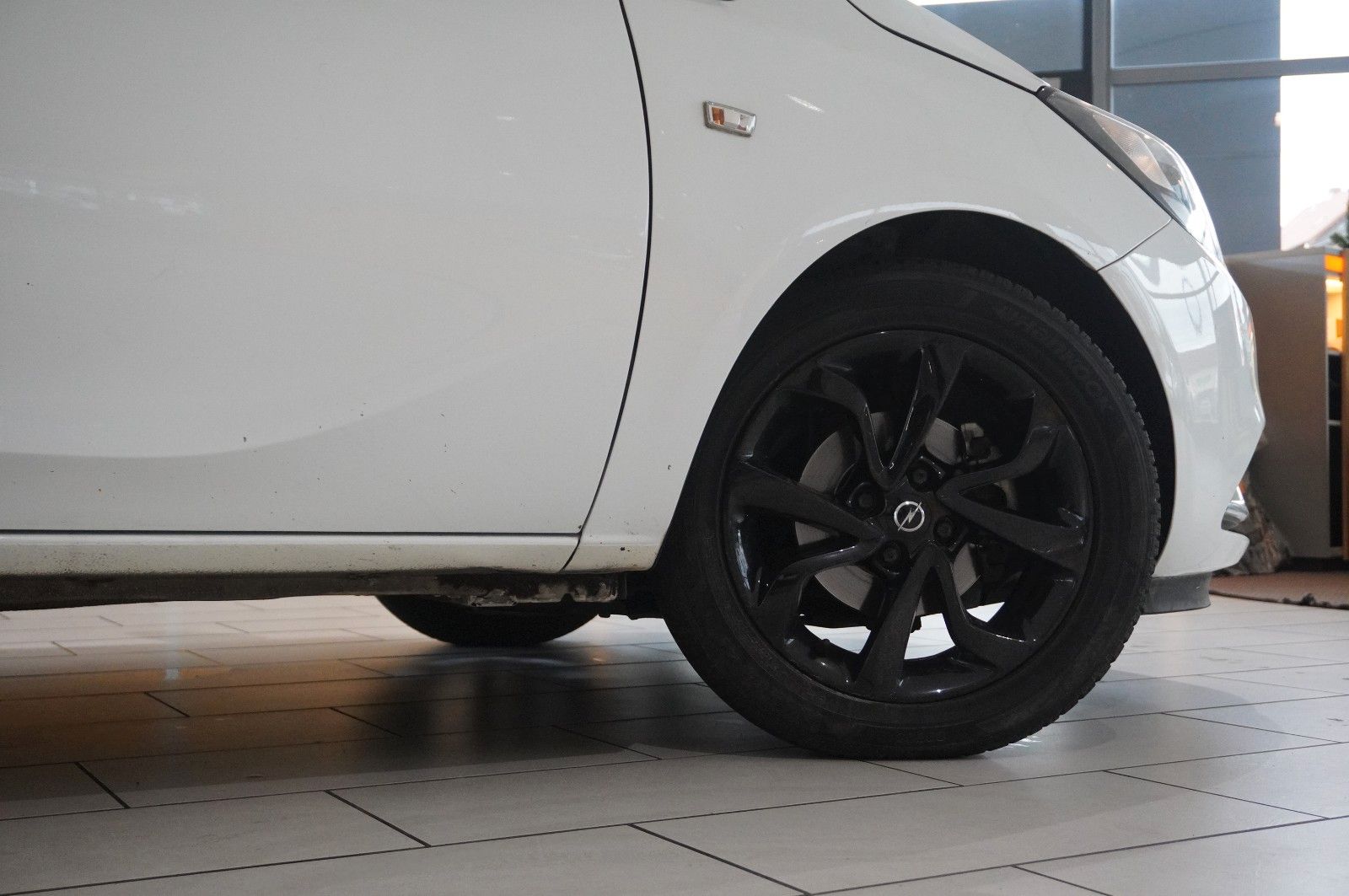 Fahrzeugabbildung Opel Corsa E 1.4 COLOR EDITION SPORT/SHZ/PDC/TEMP.