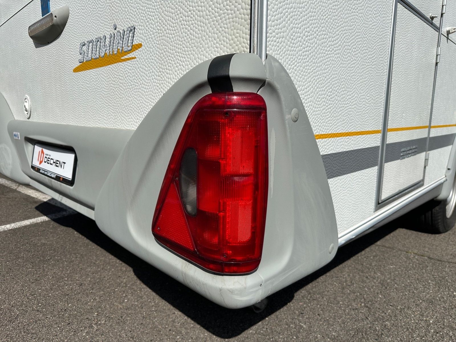 Fahrzeugabbildung Knaus 400 Doppelbett Heizung, Strom, Bad, 4 P. 100Km/H