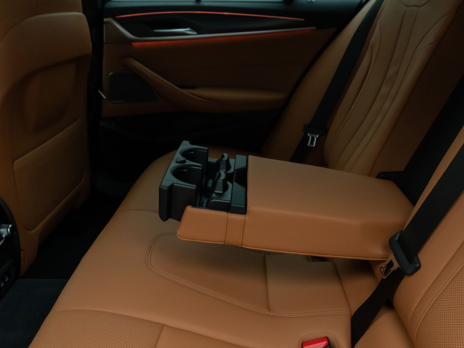 Fahrzeugabbildung BMW 530e M Sport 360°Laser HUD DAB H/K Komfort Alarm