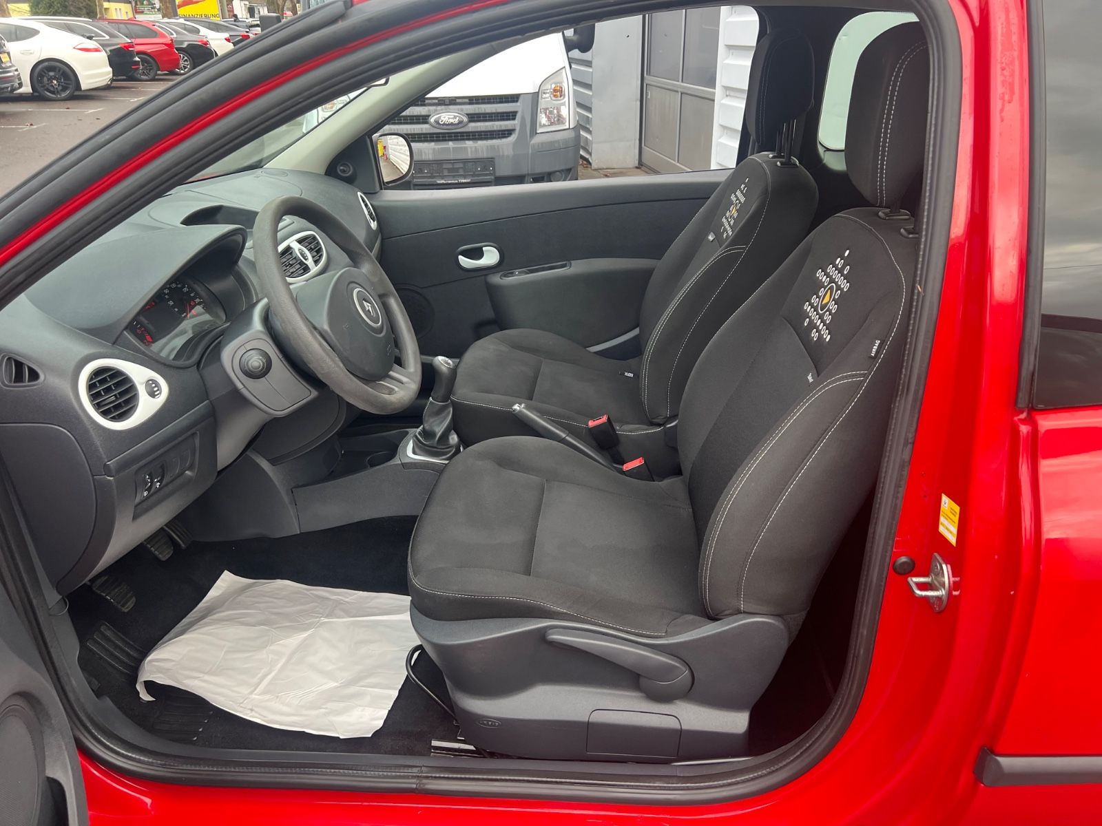 Fahrzeugabbildung Renault Clio III GPS * TÜV NEU *