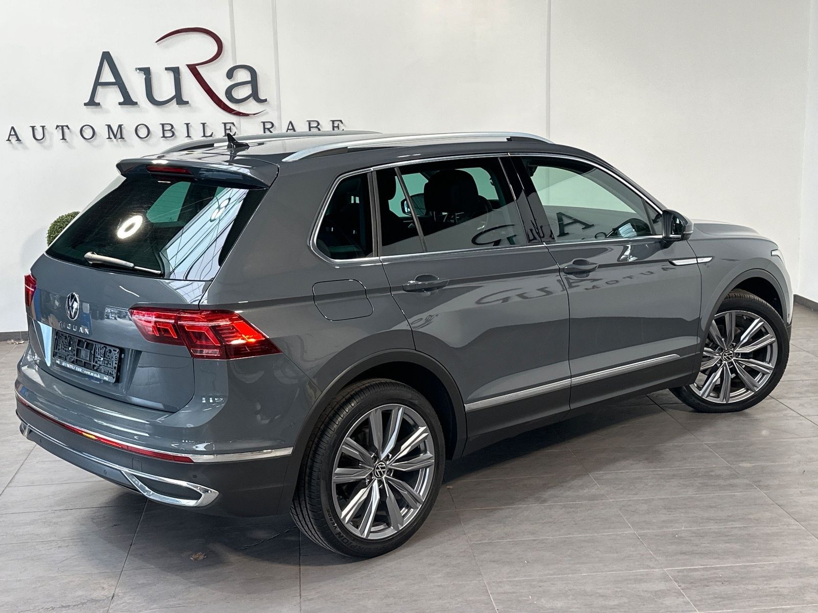 Fahrzeugabbildung Volkswagen Tiguan 2.0 TDI DSG Sport NAV+IQ-LIGHT+KAM+20ZO