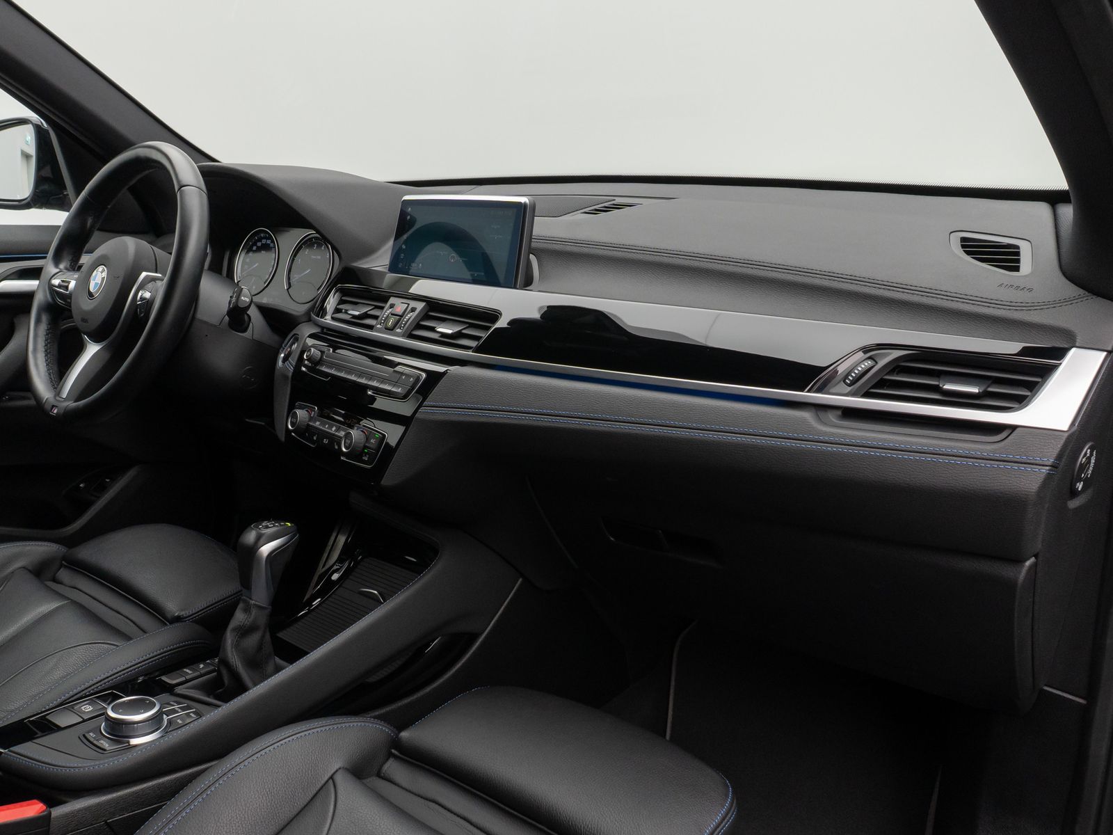 Fahrzeugabbildung BMW X1 xD25e M Sport Kamera Navi DAB HiFi DrivAssist
