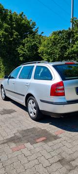 Skoda Octavia Combi 2.0 FSI Ambiente Ambiente - Skoda Octavia: Fsi