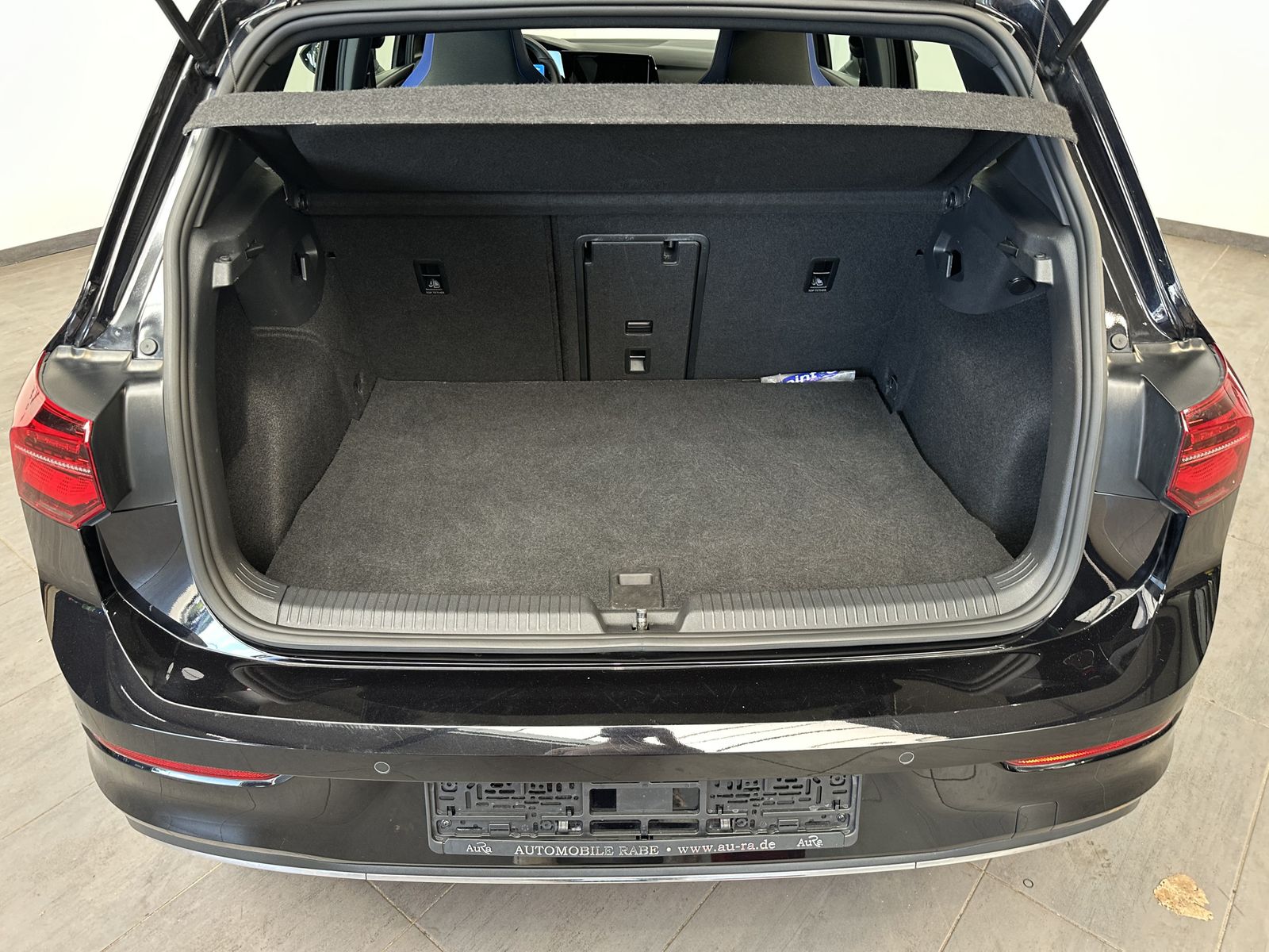 Fahrzeugabbildung Volkswagen Golf VIII GTE eHybrid NAV+LED+HEAD-UP+CARPLAY+VC