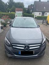 Mercedes-Benz B 200 Urban Grau Metallic - Mercedes B-Klasse mit Halbautomatikschaltung