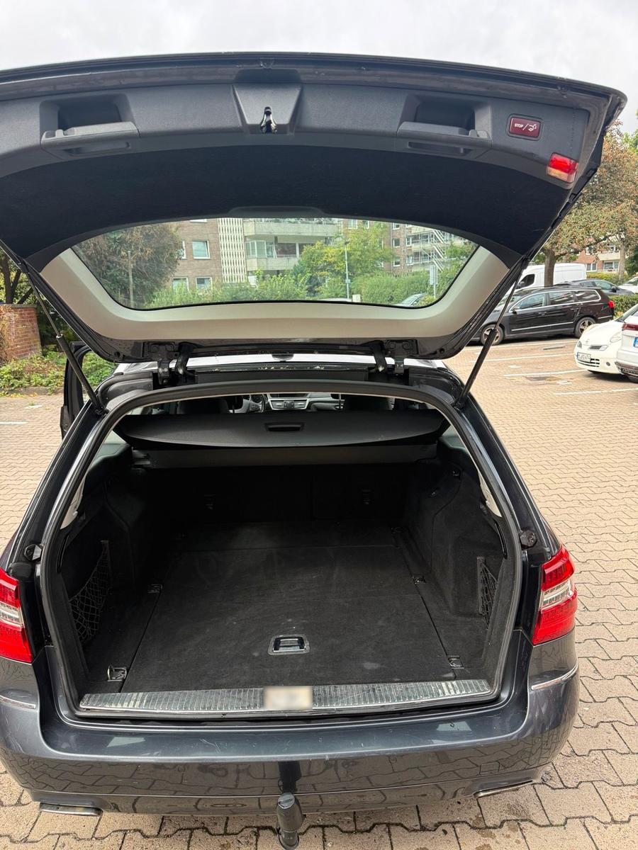 Mercedes-Benz E200 2011 — photo 10