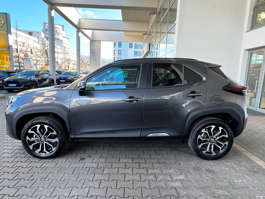 Fahrzeugabbildung Toyota Yaris Cross 1.5 E FWD Teamplayer KlimaA,LED,Navi