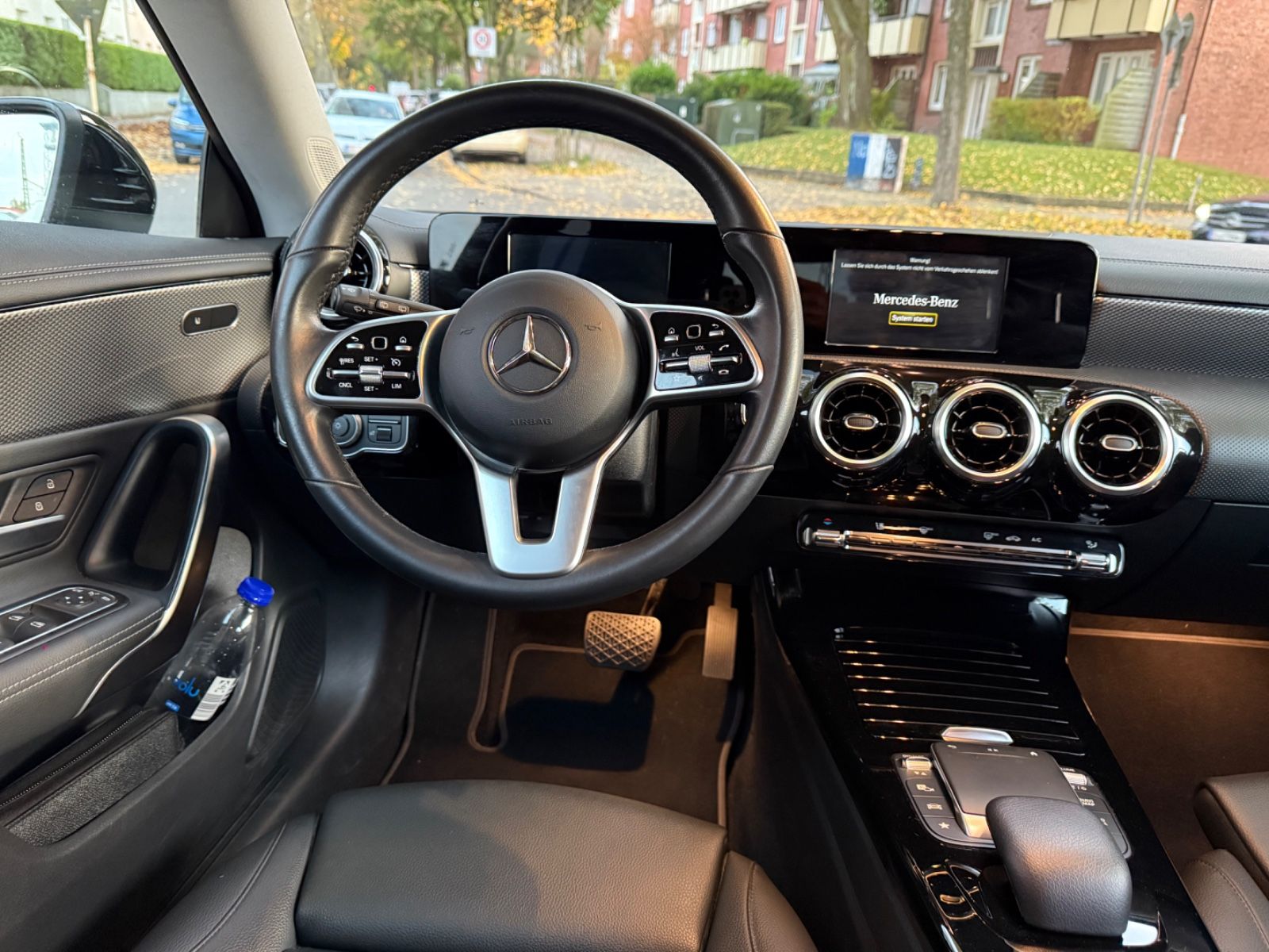 Fahrzeugabbildung Mercedes-Benz CLA 180  Shooting Brake*LED*NAVI*CAM*LEDER*SHZ