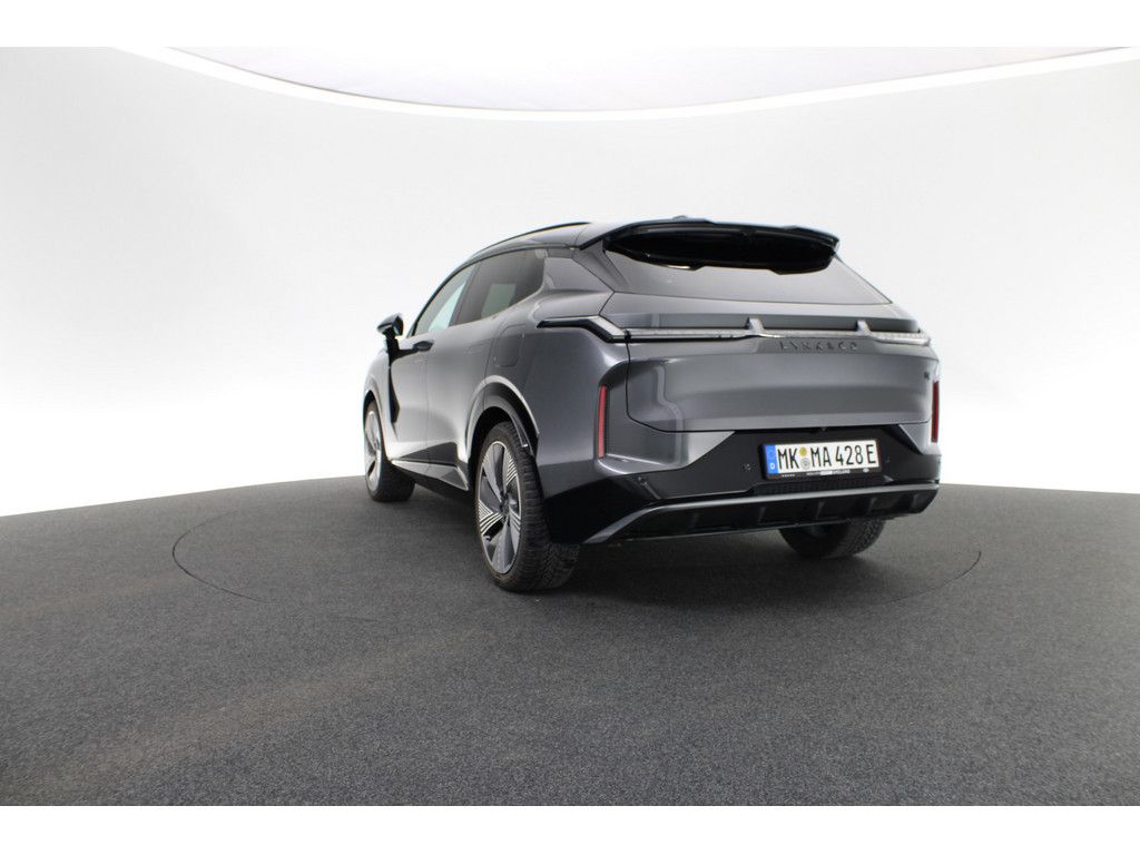 Lynk & Co 08