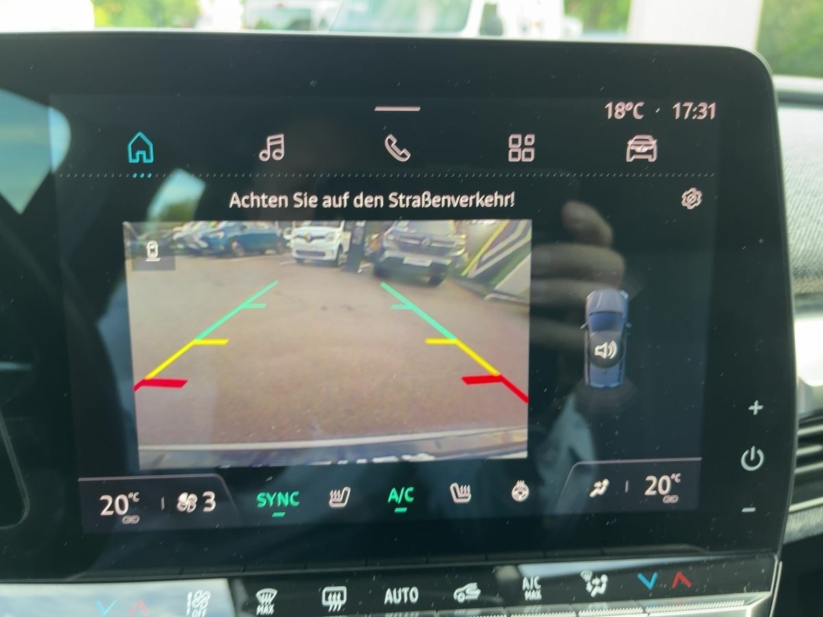 Fahrzeugabbildung Renault Megane E-TECH 130 EV40 CCS Kamera boost charge - mit KI generiert/bearbeitet