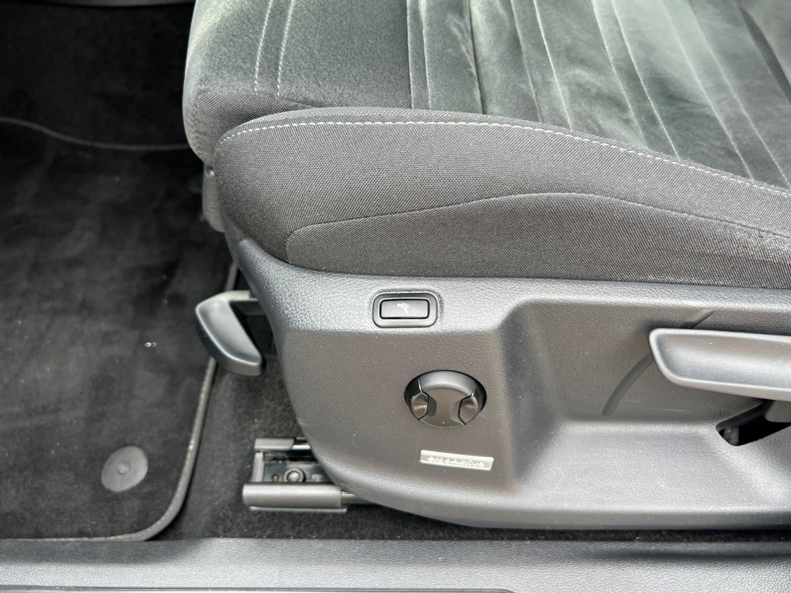 Volkswagen Touran 2.0TDI Highline DSG LED ACC NAV eHeck SHZ, миниатюра 25