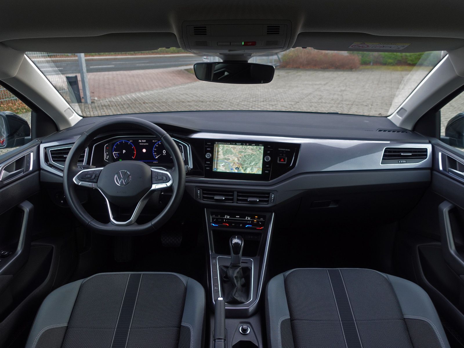 Fahrzeugabbildung Volkswagen Polo 1.0 TSI DSG Style Matrix Travel-Assist