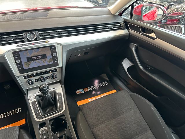 Volkswagen Passat Variant *Massage*Keyless*Tempo*Navi*