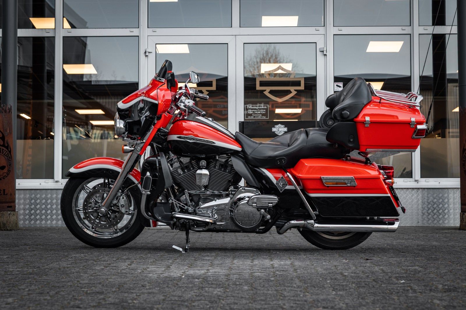 Fahrzeugabbildung Harley-Davidson CVO FLHTCUSE Ultra Classic Electra Glide