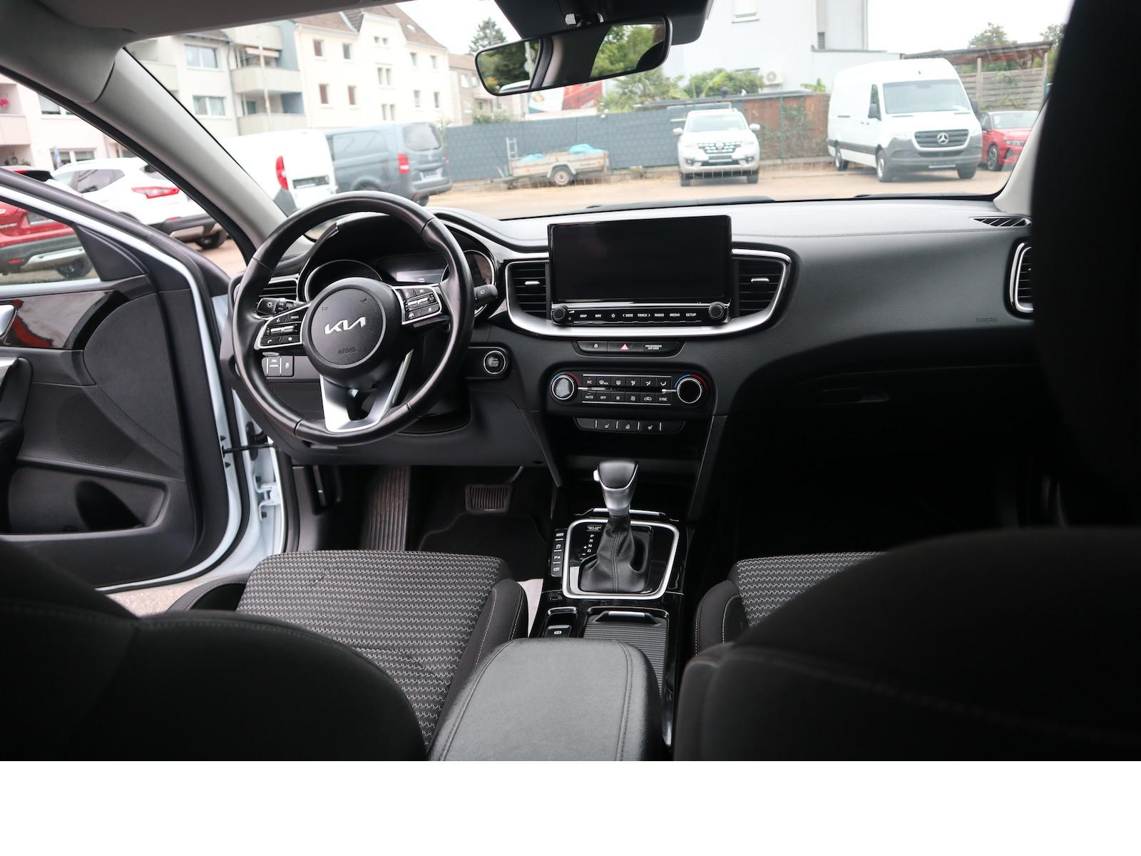 Kia Ceed cee ́d Sportswagon Ultimate 1.5 DCT CAM SHZ NAVI, миниатюра 14