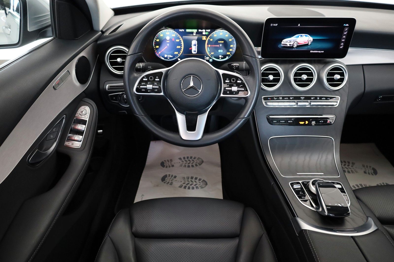Fahrzeugabbildung Mercedes-Benz C 300 de Lim. Avantgarde Leder,Navi,LED,Panorama