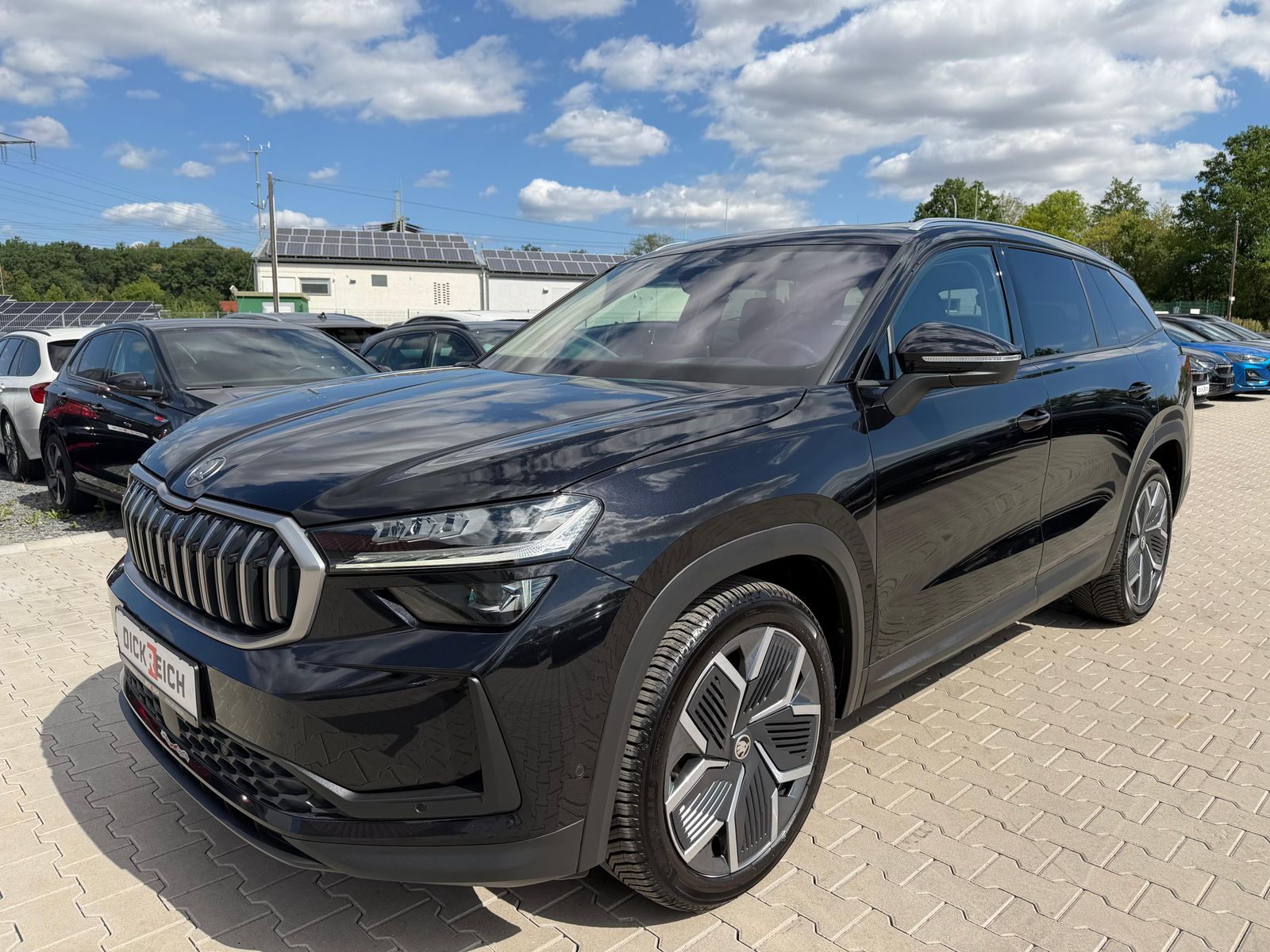 Illustration du véhicule SKODA Kodiaq 2.0 TDI 4x4 Selec PANO*AHK*MATRIX*StandH.